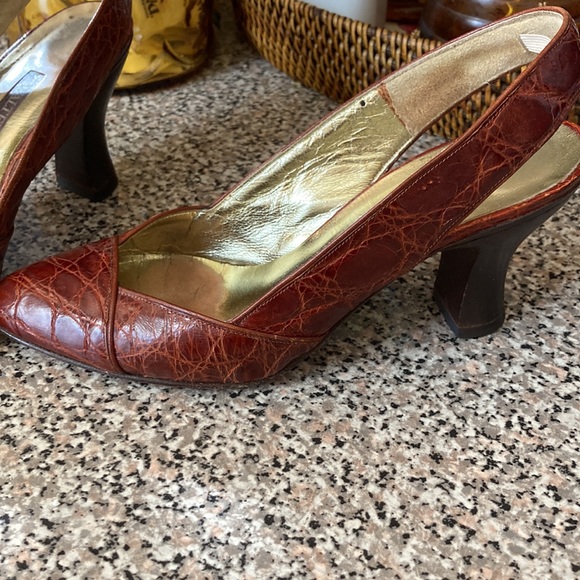 Stunning designer crocodile sling backs you will love! - Picture 2 of 6